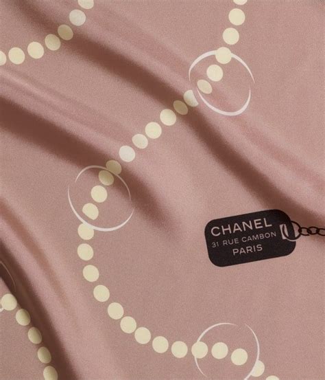 Pañuelos Chanel para mujer .